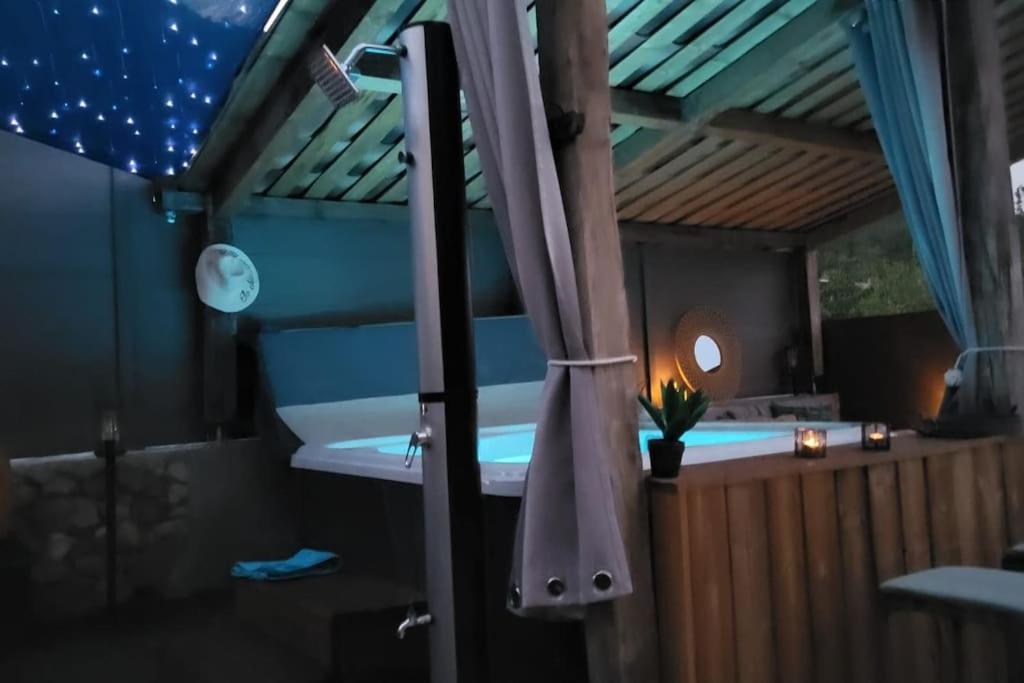 L'Antre Deux Pierres, Romantisme, Jacuzzi Exterieur, Plateau Dinatoire Bouyon Exterior foto